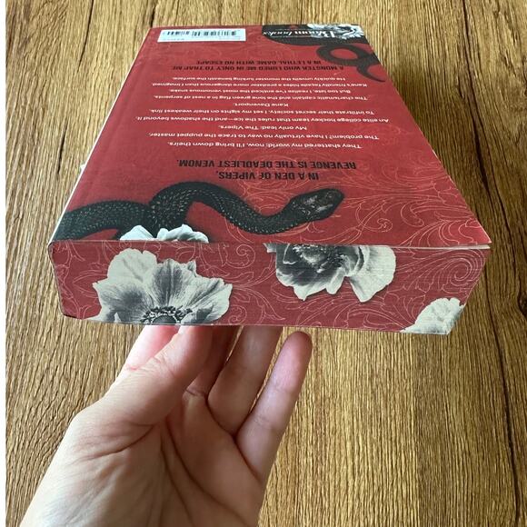 Target Exclusive Signed Beautiful Venom By Rina Kent W/ Sprayed Edges - Picture 4 of 6